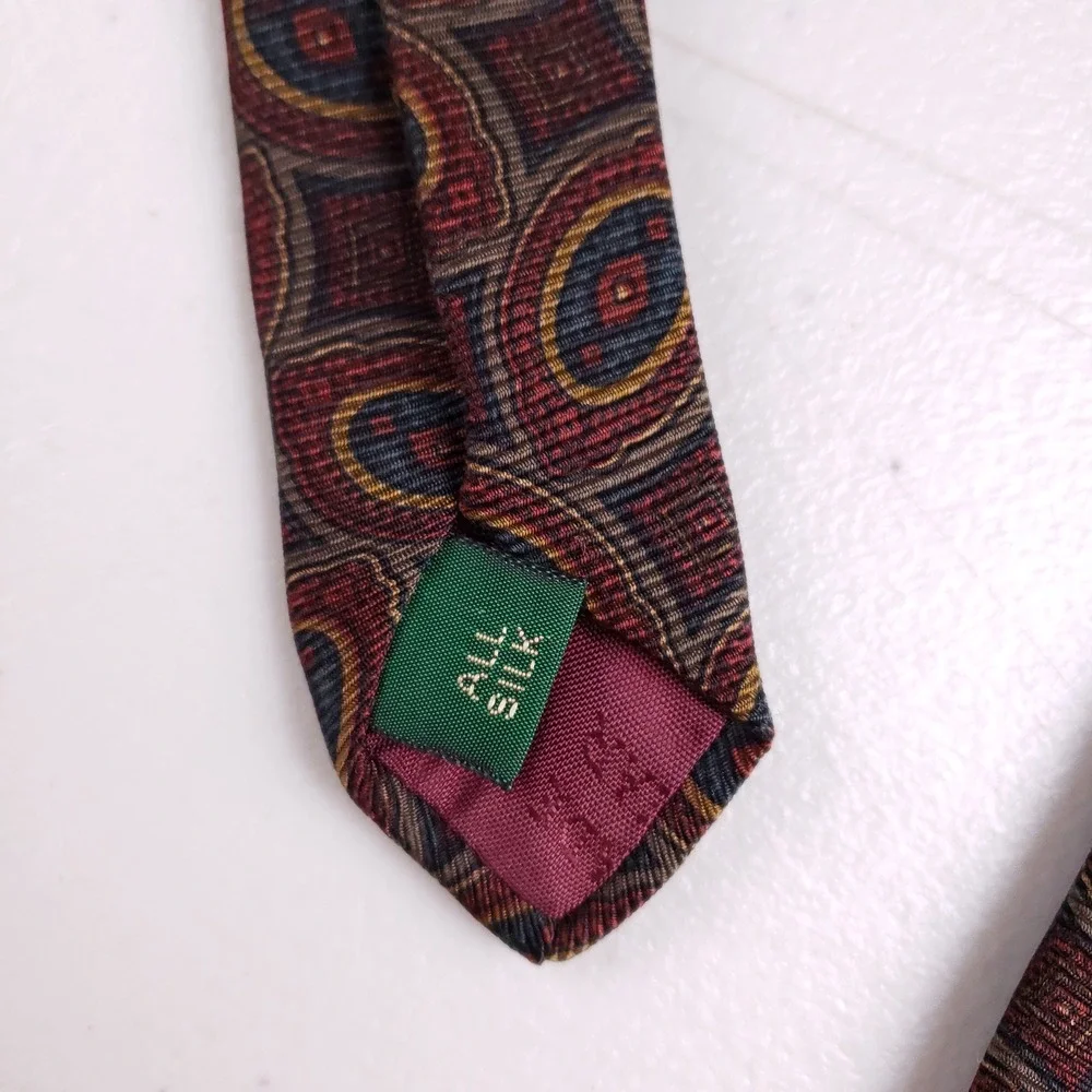 Tom James Mens Silk Tie Burgundy Navy Gold Geometric Medallion Classic 3.75 Inch